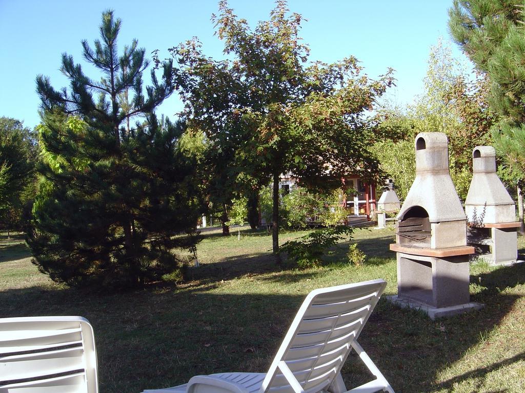 Le Clos Fleuri Hotel Médis Habitación foto