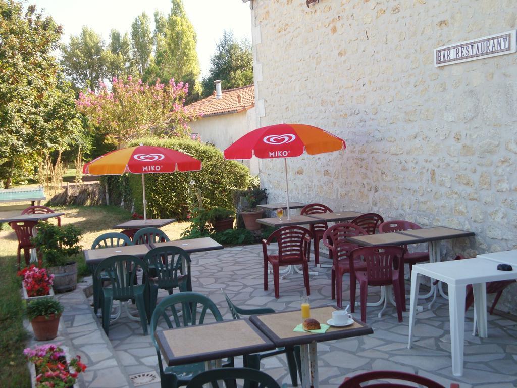 Le Clos Fleuri Hotel Médis Exterior foto