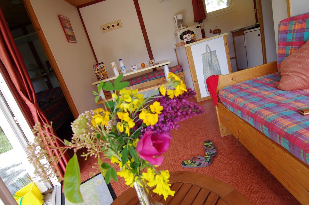 Le Clos Fleuri Hotel Médis Habitación foto