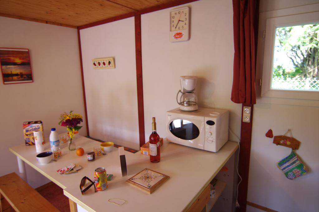 Le Clos Fleuri Hotel Médis Habitación foto
