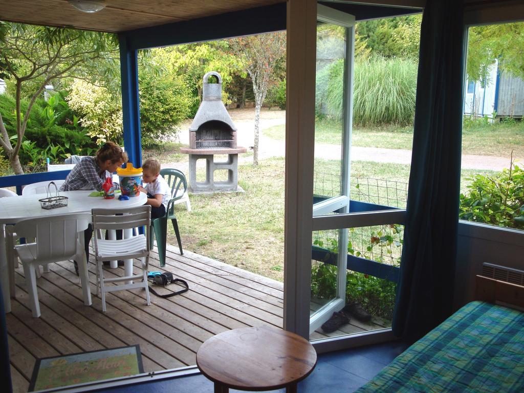 Le Clos Fleuri Hotel Médis Habitación foto